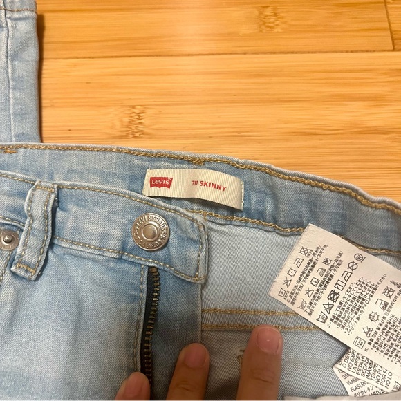 Levi Skinny Jeans Size 711 Skinny - Picture 3 of 5